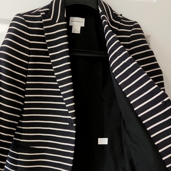 Tailored short Jacket - Picture 3 of 4